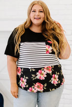 Load image into Gallery viewer, Plus Size Floral Top
